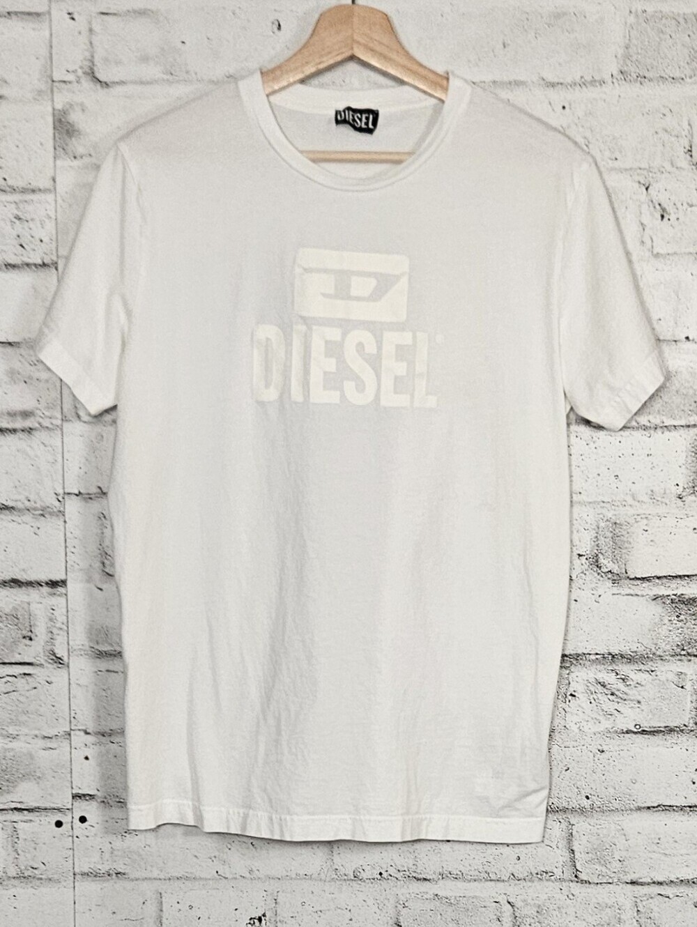 Diesel Mens M White Tonal Logo T Shirt Embossed Graphic Cotton Crew Neck Tee